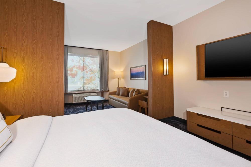 King Suite with Sitting Area and Sofa Bed interior